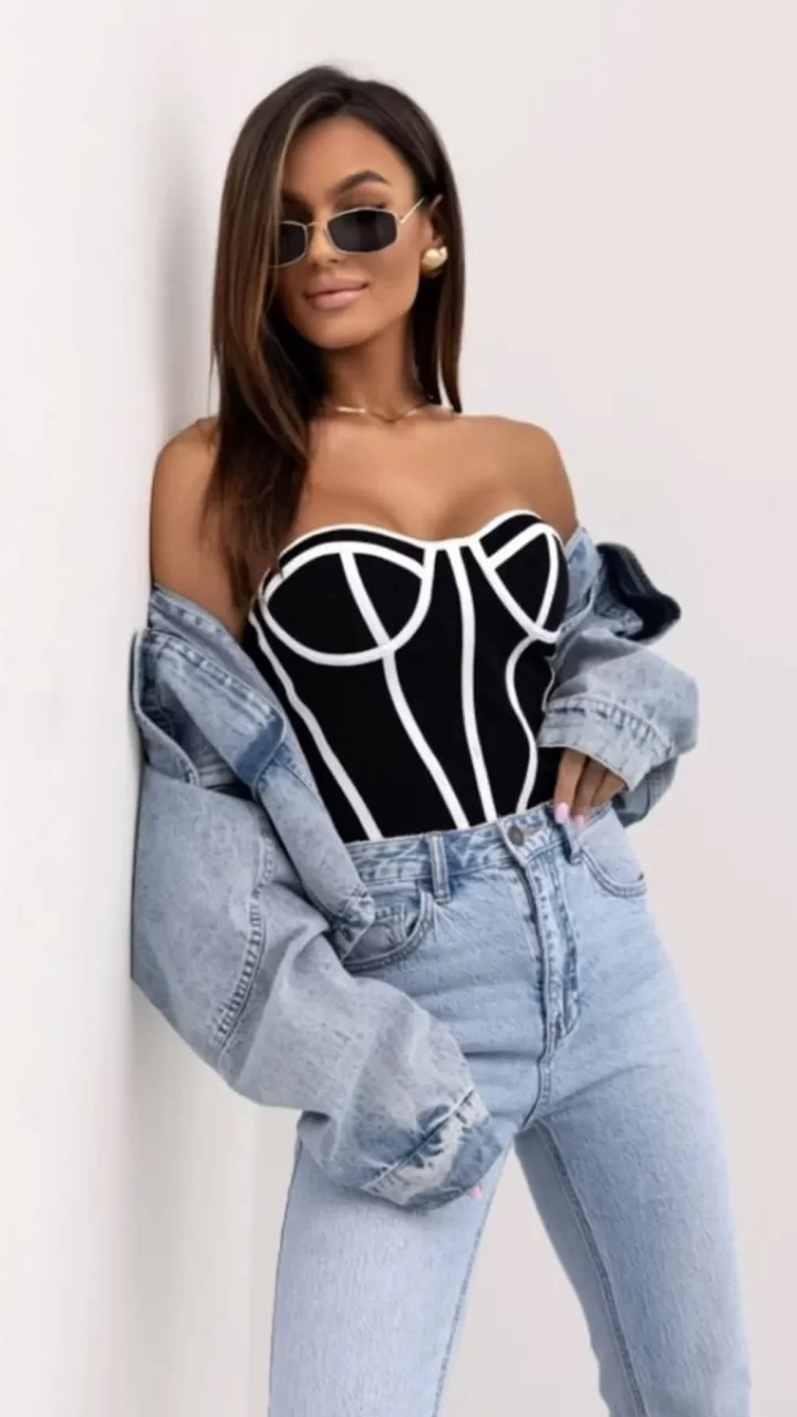 CROP TOP DE SESGOS BLANCOS