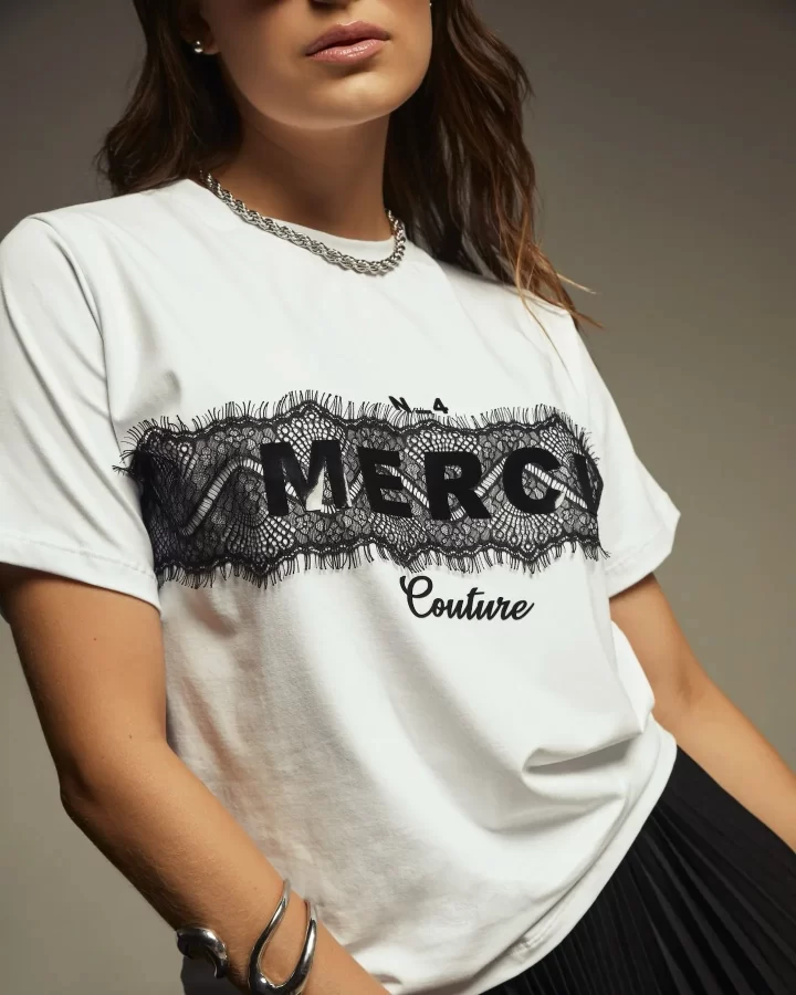 CAMISETA CON ESTAMPADO EN ENCAJE - Imagen 2