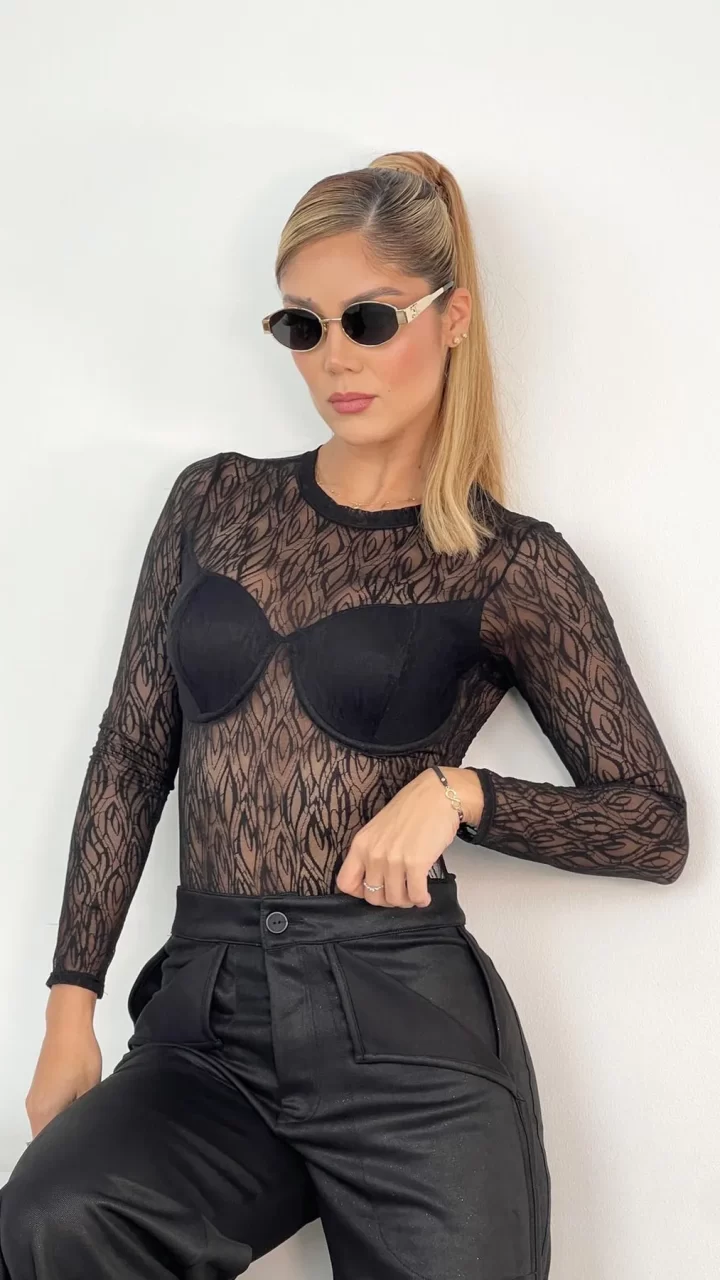 BODY TRANSPARENTE CON CAPAS