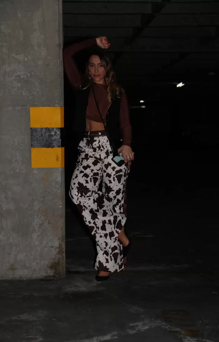 PANTALÓN ESTAMPADO VACA