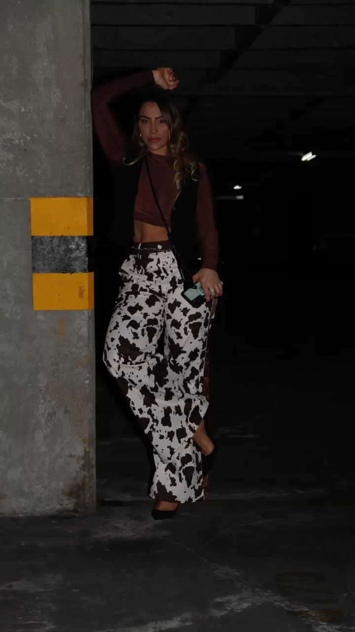 PANTALÓN ESTAMPADO VACA