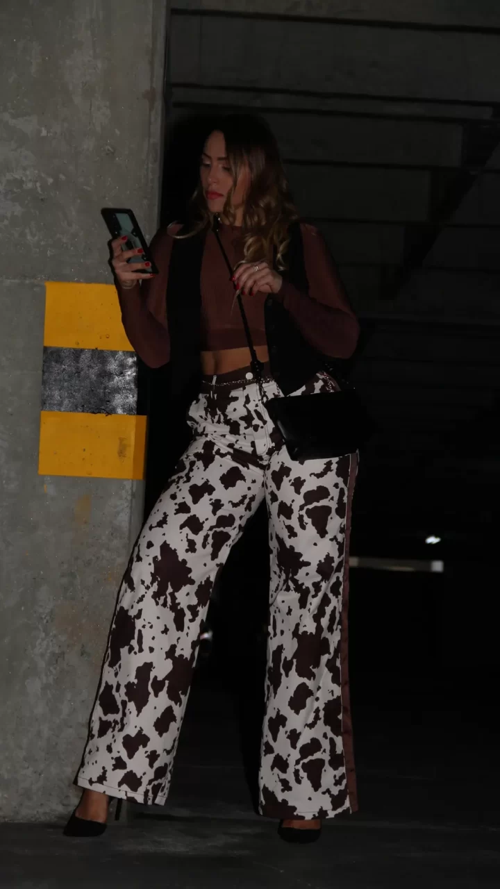 PANTALÓN ESTAMPADO VACA