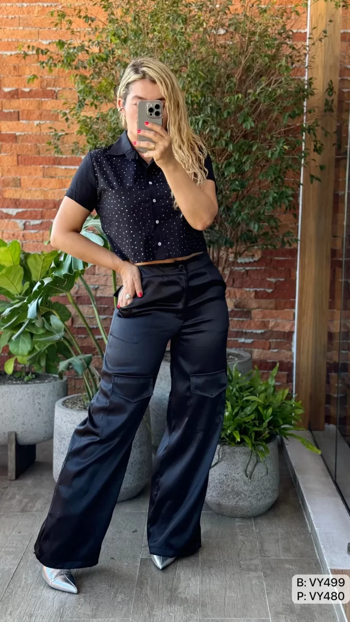 CAMISA CORTA CON BRILLO