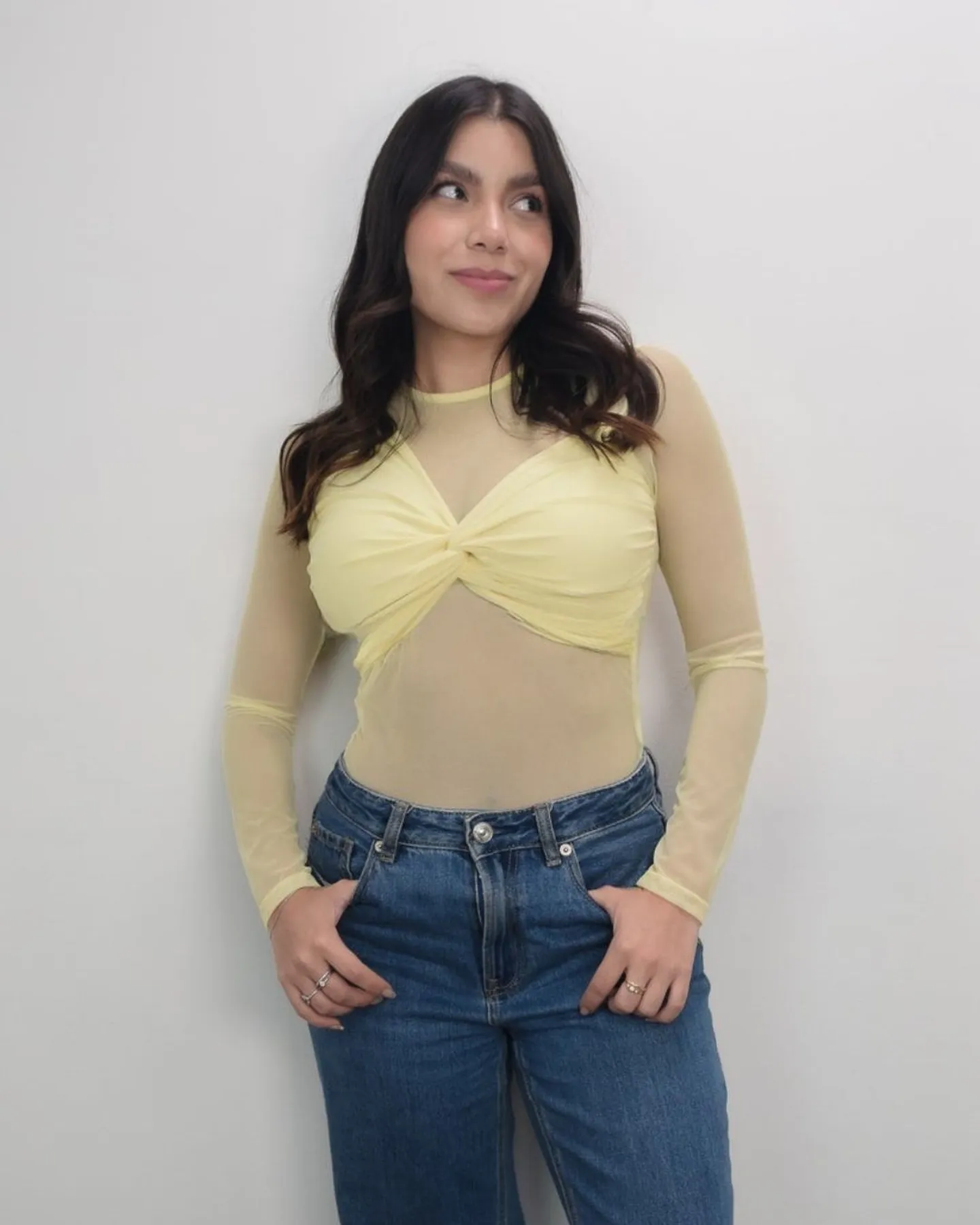 BLUSA TOP SOBRE PUESTO - Imagen 2