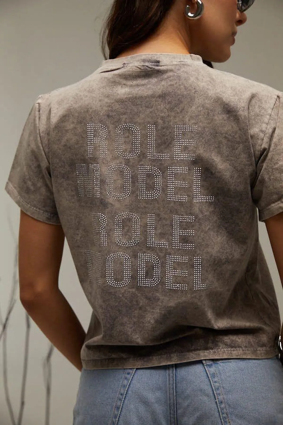 CAMISETA PROCESADA CON LETRAS BRILLANTES - Imagen 2