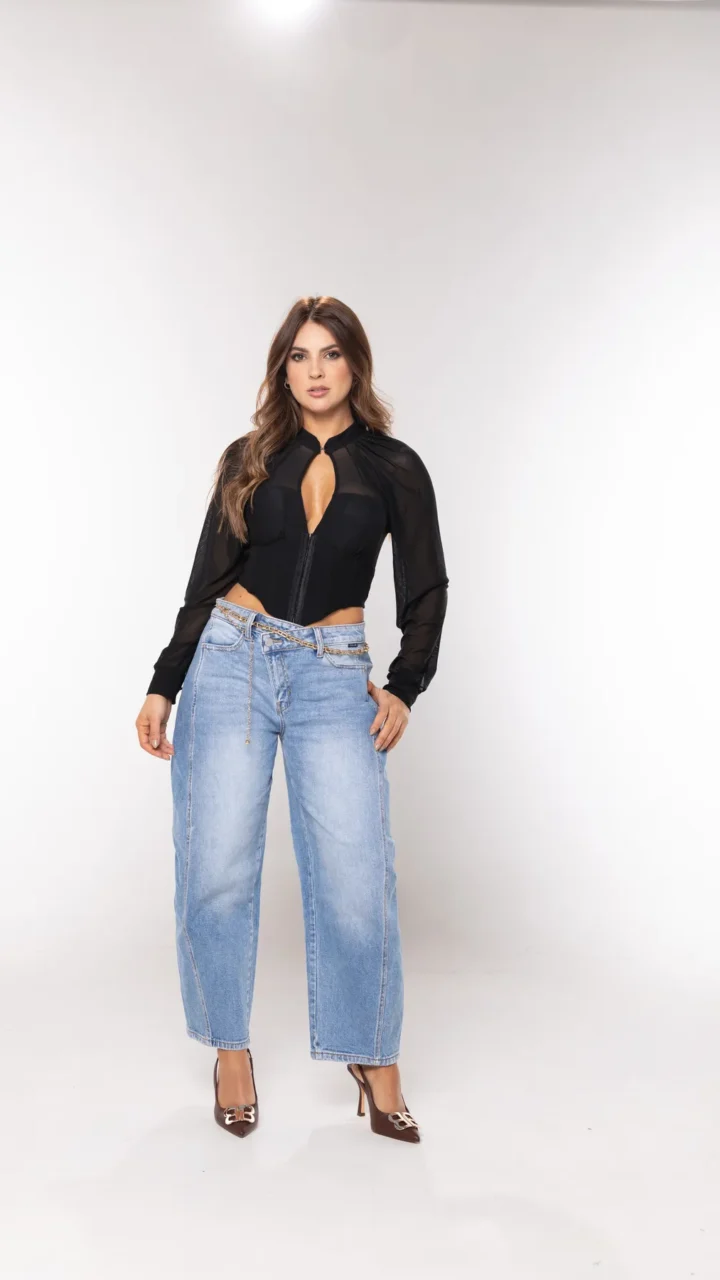 CROP TOP CON MANGAS MALLATEX