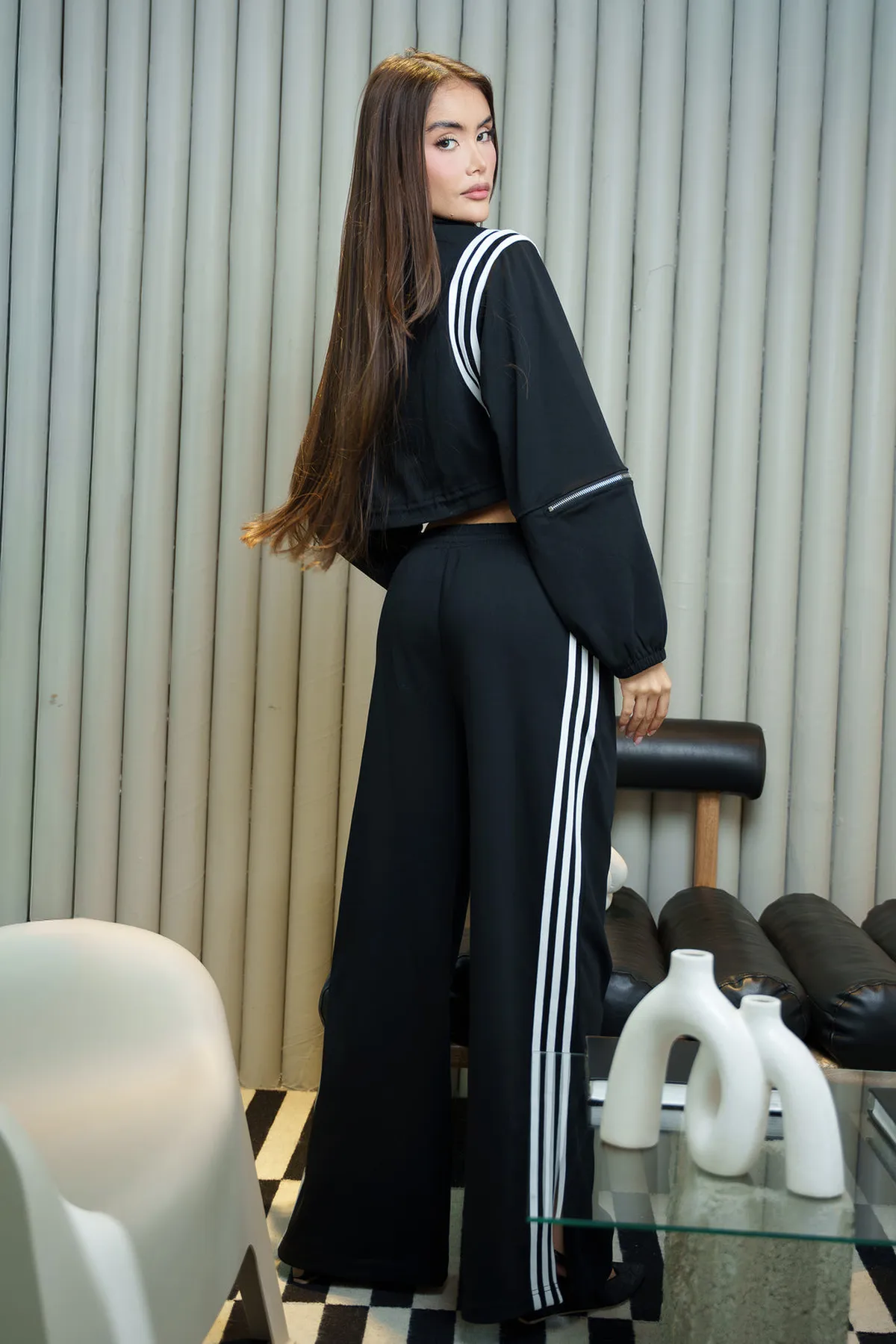SET DEPORTIVO LINEAS BLANCAS - Imagen 2