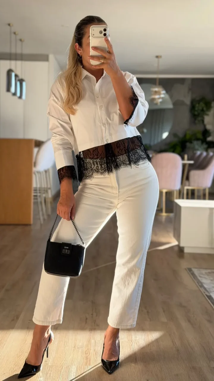 CAMISA CORTA CON ENCAJE